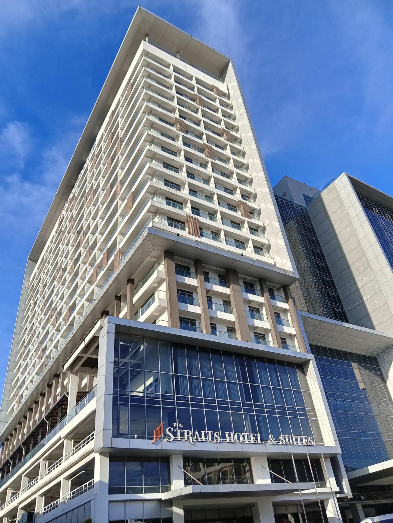 The Straits Suites By Ciconia Malacca Exterior foto